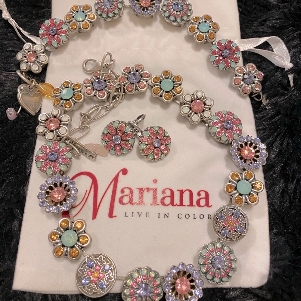 Mariana Stunning necklace, bracelet and earrings